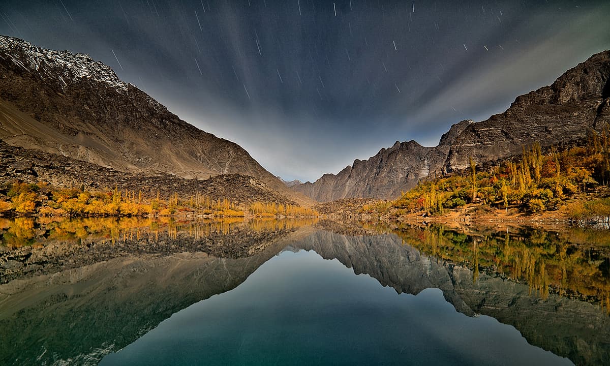 Upper Kachura lake at night