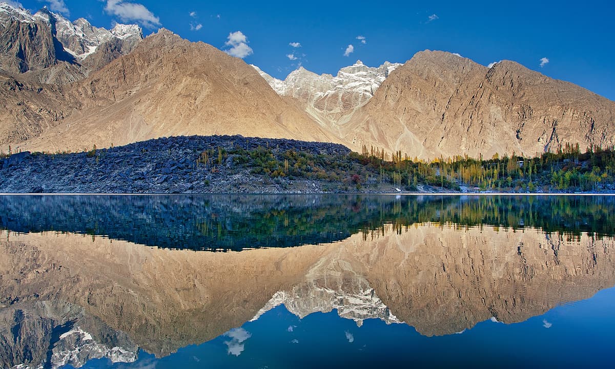 Upper Kachura Lake