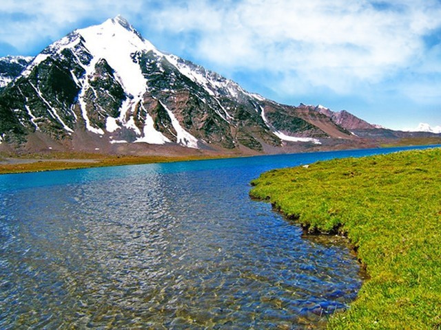 Karambar-Lake-640x480