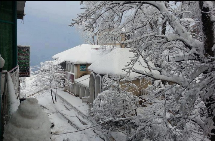 Murree-Photos-General-Post-Office-Murree-after-heavy-snow-Murree-Pictures
